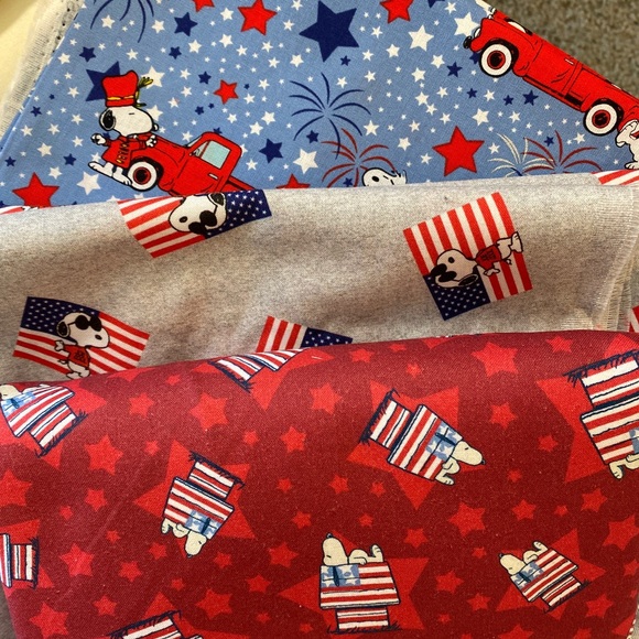 Elastic Snoopy Fabric Face Mask w/ Filter Pocket - Picture 2 of 5